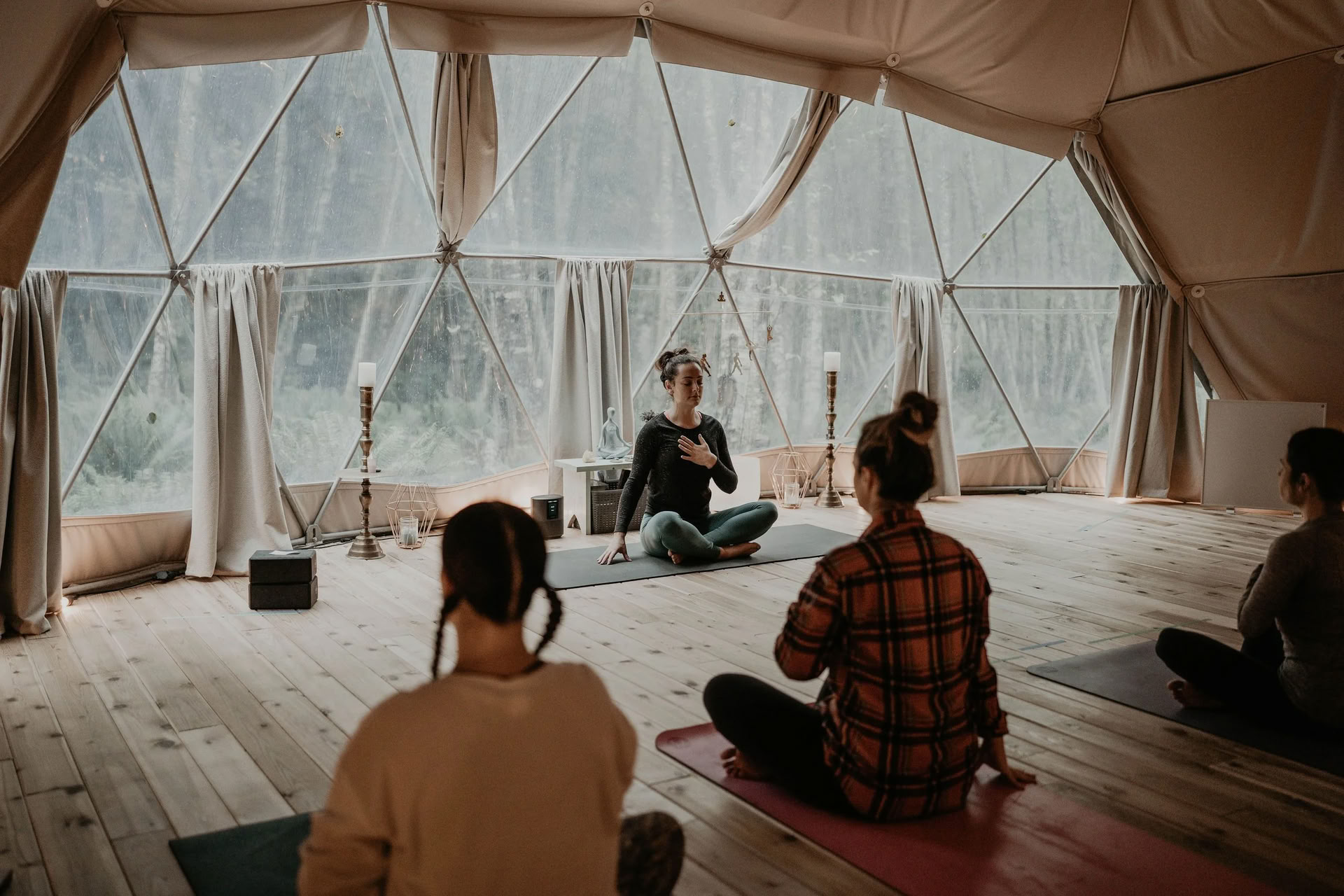 Прикосновение к ране: ретрит горевания с Хлоей Хантер и Андреа Кларк | Nectar Yoga