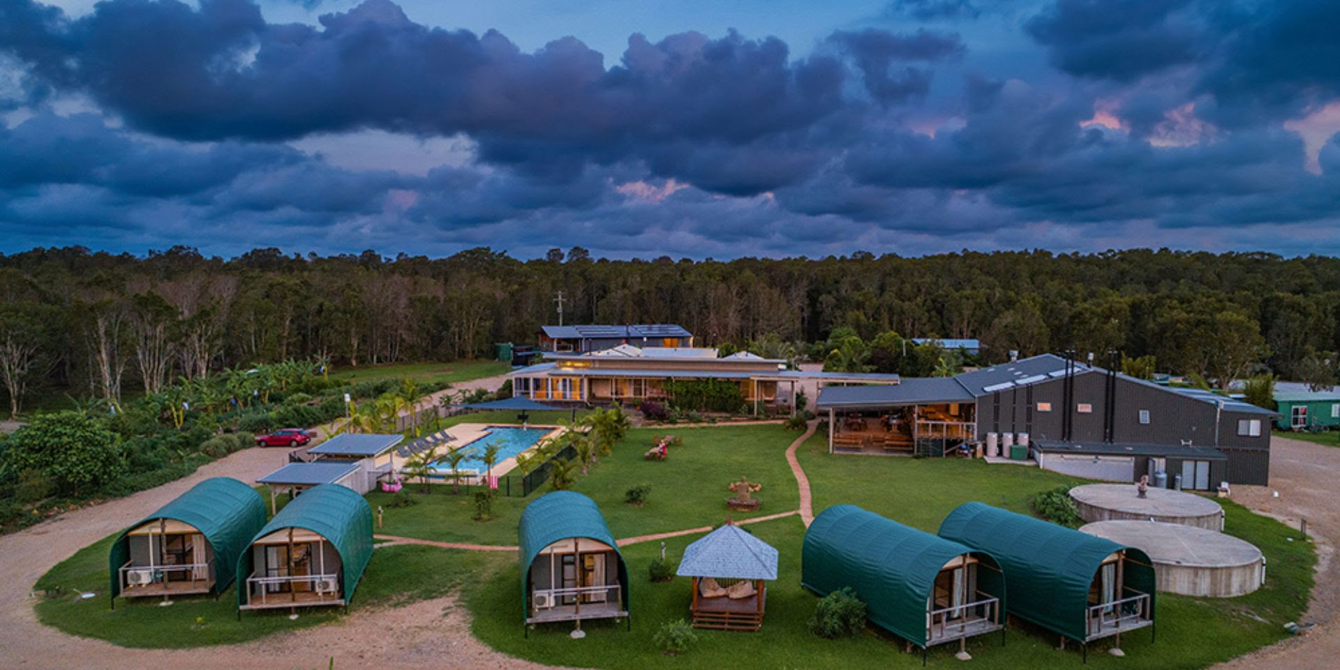 Подготовка преподавателей йоги, уровень 1, 200 часов — 10-дневная подготовка преподавателей по восстановительной йоге и йоге для пожилых — октябрь 2026