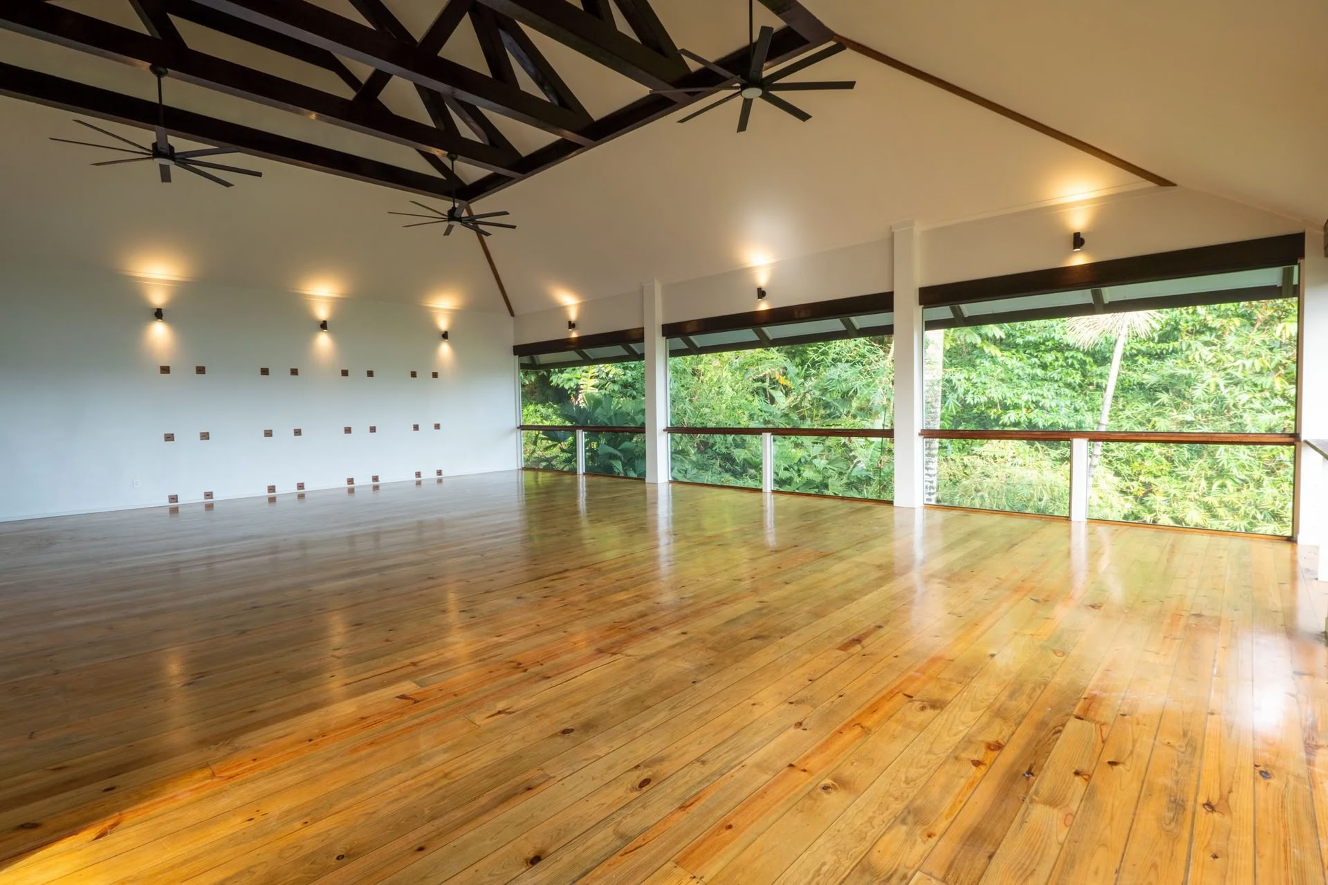 Расти и расцветать: ретрит Roam Yoga & Wellness