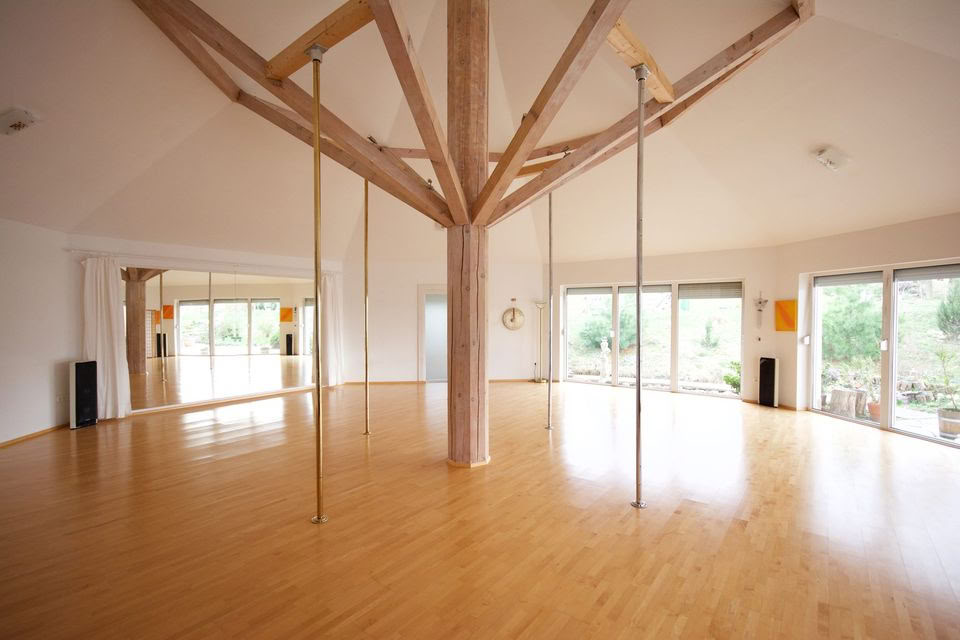 Ретрит по йоге и pole dance