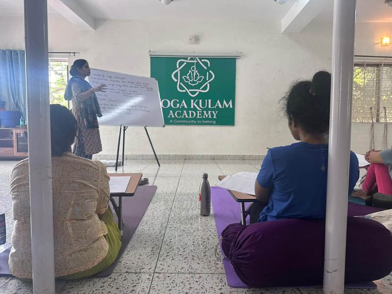200-часовой уикенд-курс подготовки преподавателей йоги в Бенгалуру