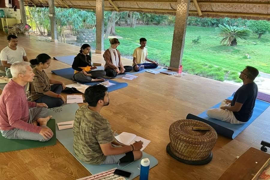 Курс подготовки преподавателей йоги на 300 часов в Майсуре