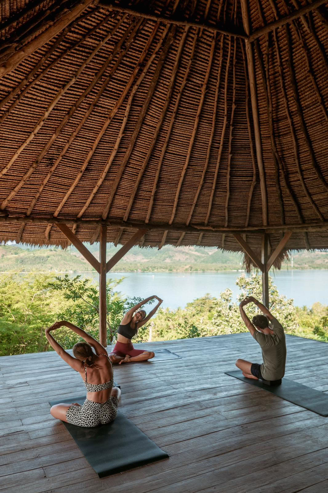 Йога — эко-лодж и ресторан Gili Asahan