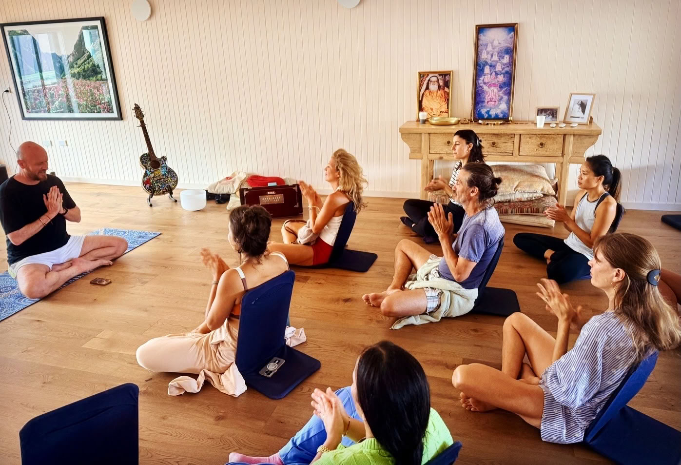90-минутное дыхательное путешествие в OM House Bondi