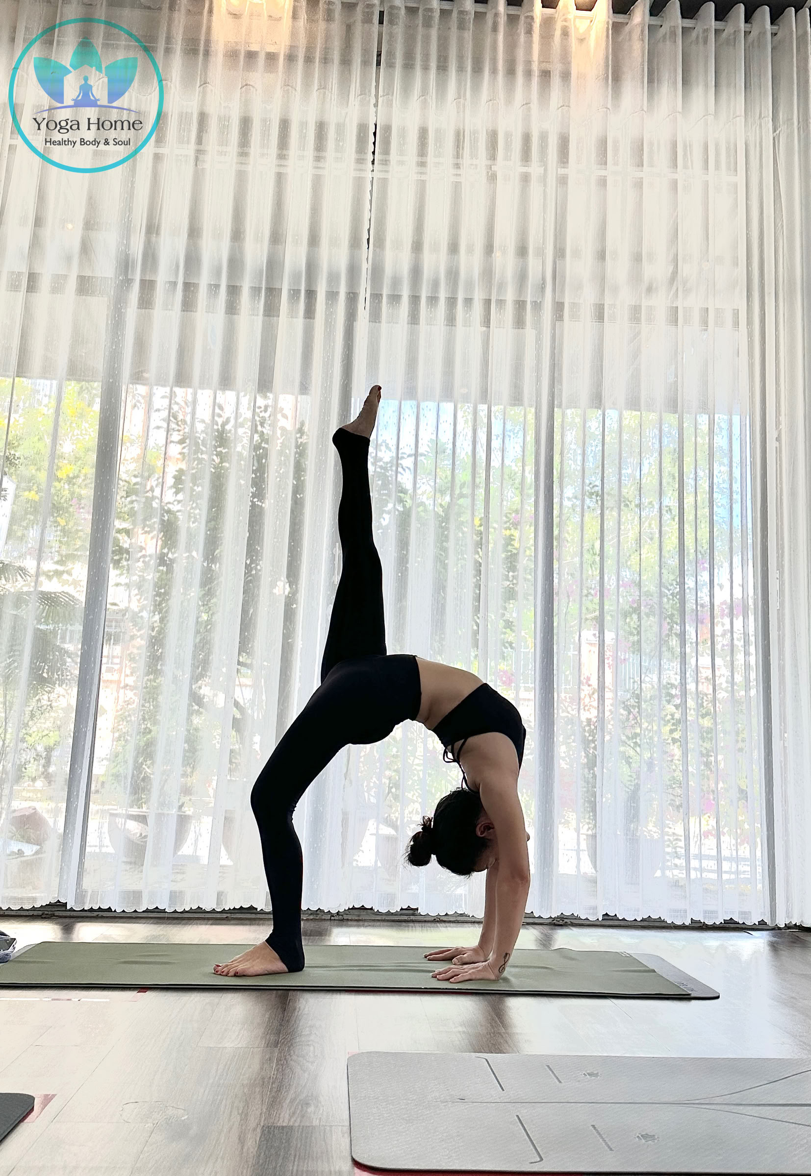 200-часовой курс подготовки преподавателей йоги в Yoga Home School