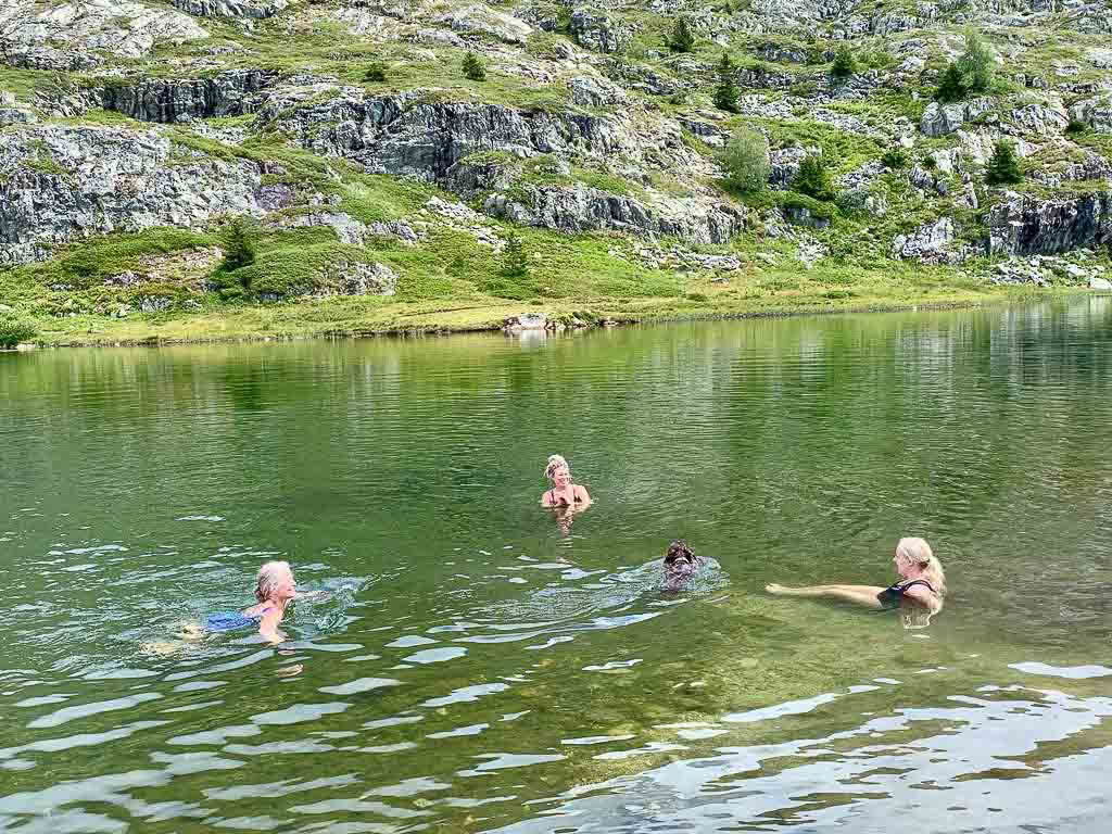 Йога и прогулки во Франции