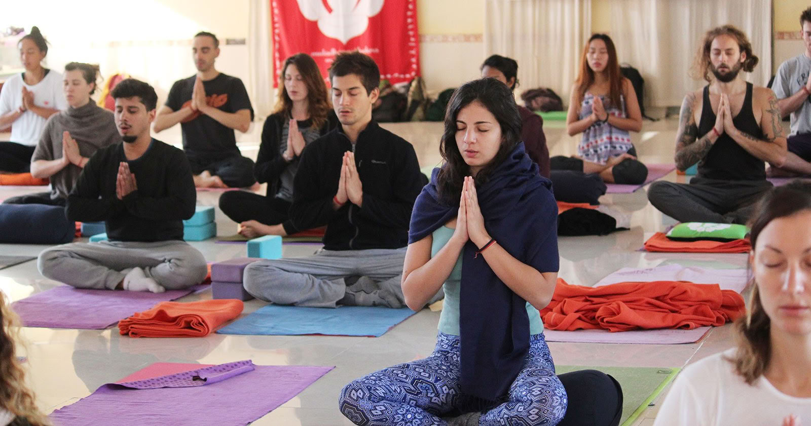 Rishikul Yogshala Rishikesh — курс подготовки преподавателей йоги в Ришикеше, Индия
