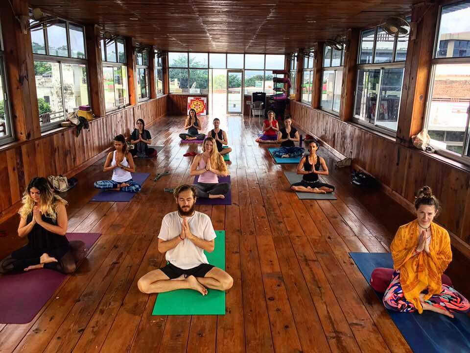 Rishikul Yogshala Rishikesh — курс подготовки преподавателей йоги в Ришикеше, Индия