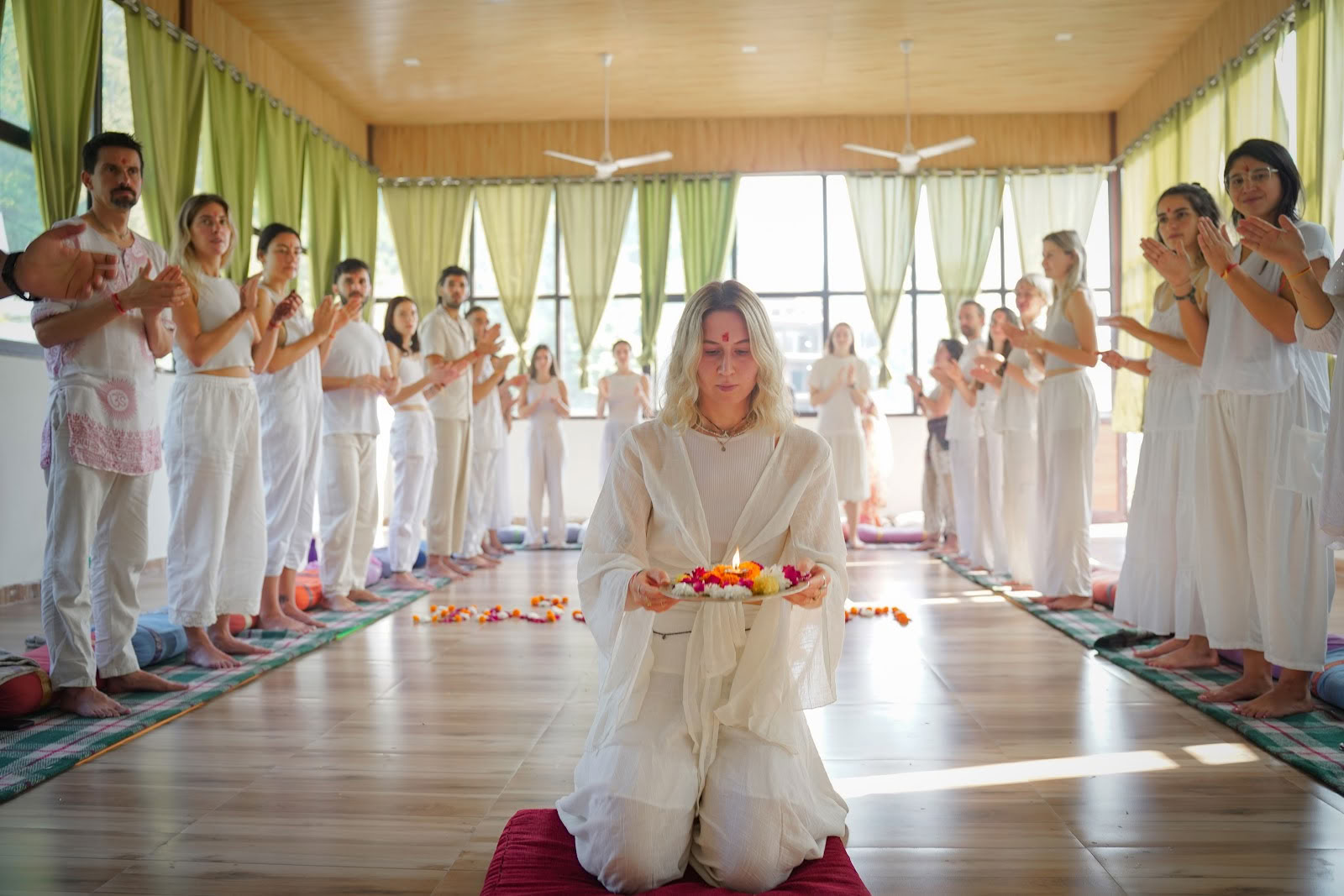 Обучение преподавателей йоги The Sun в Ришикеше — Sun YTTC Rishikesh