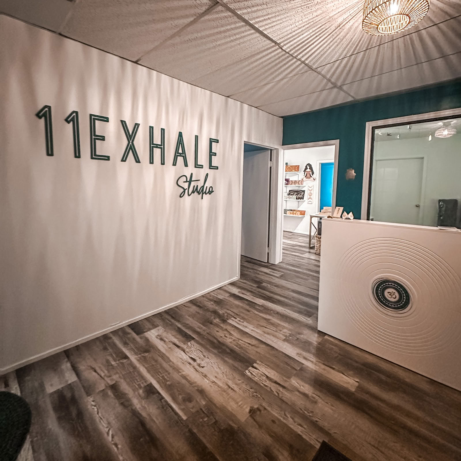 Студия 11Exhale