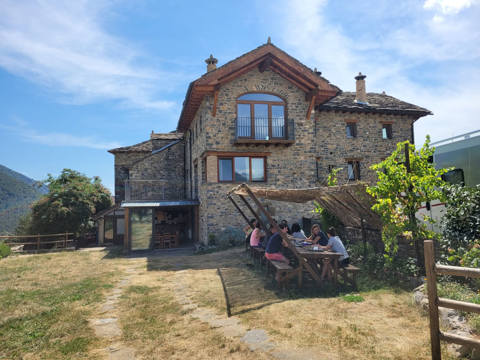 Casa Cuadrau: Йога, искусство и природа в Пиренеях