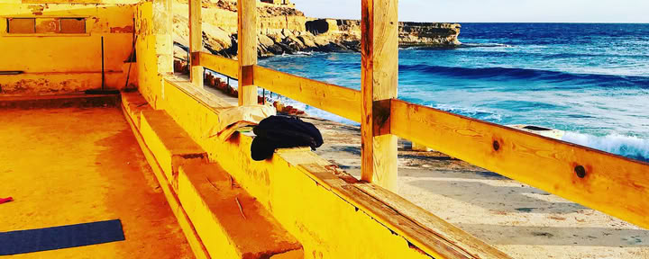 Йога Yellow Rock Gozo